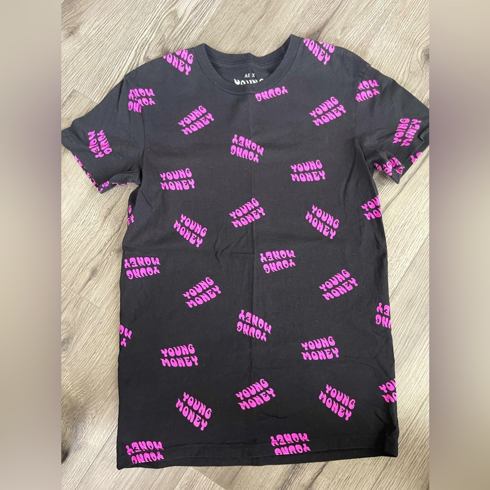 American Eagle Young Money Black &‎ Purple T-shirt Size XS - Standard Fit